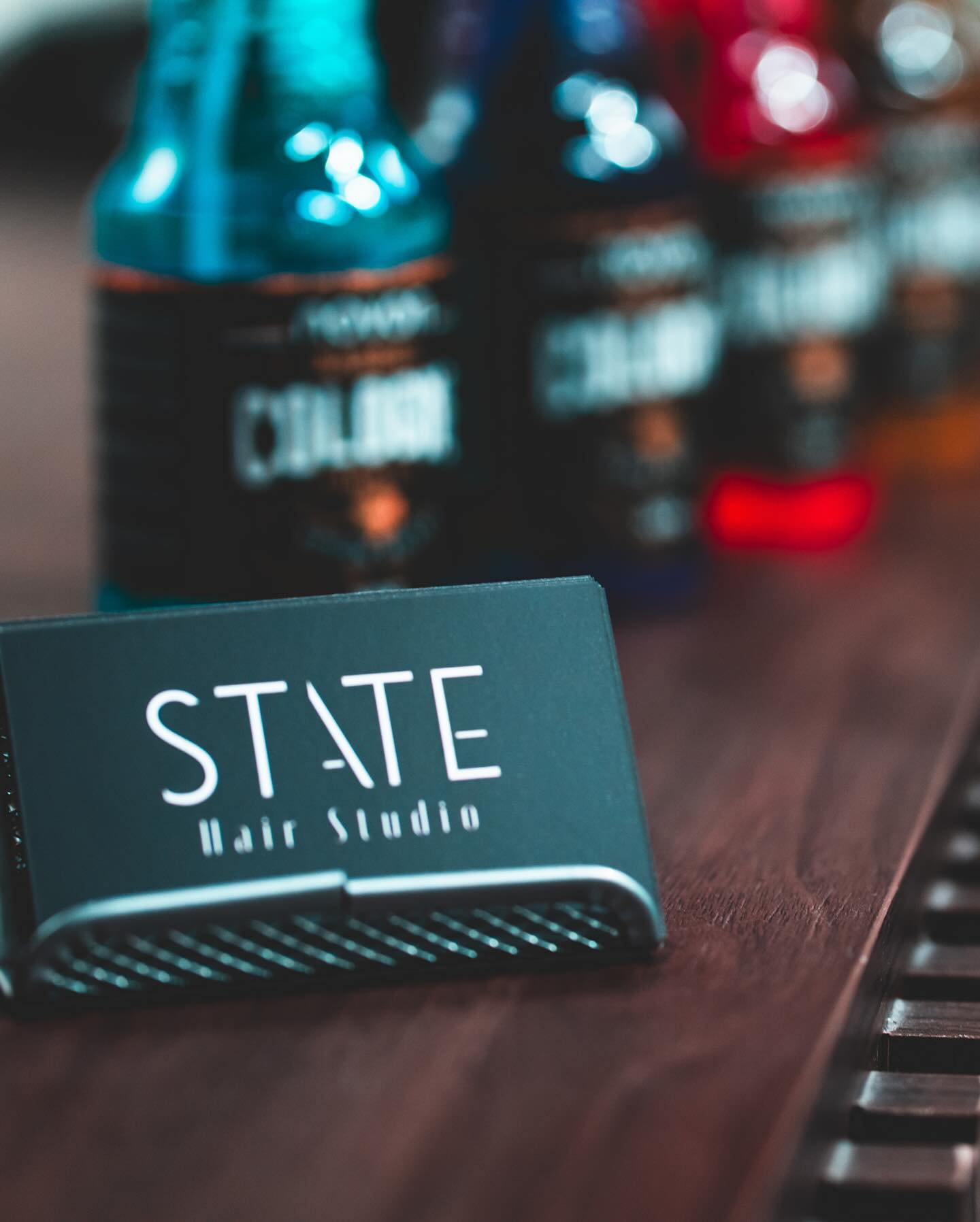 Κάρτα STATE Hair Studio με premium προϊόντα barbering